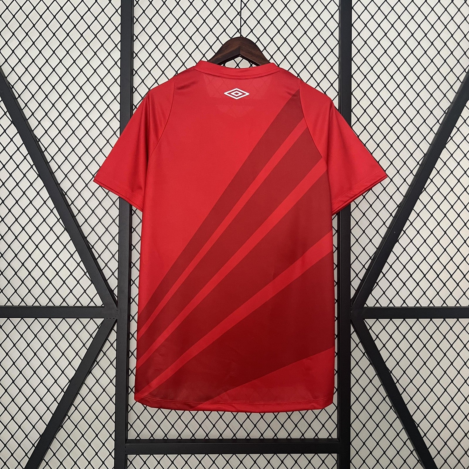 24 25 Paranaese Home