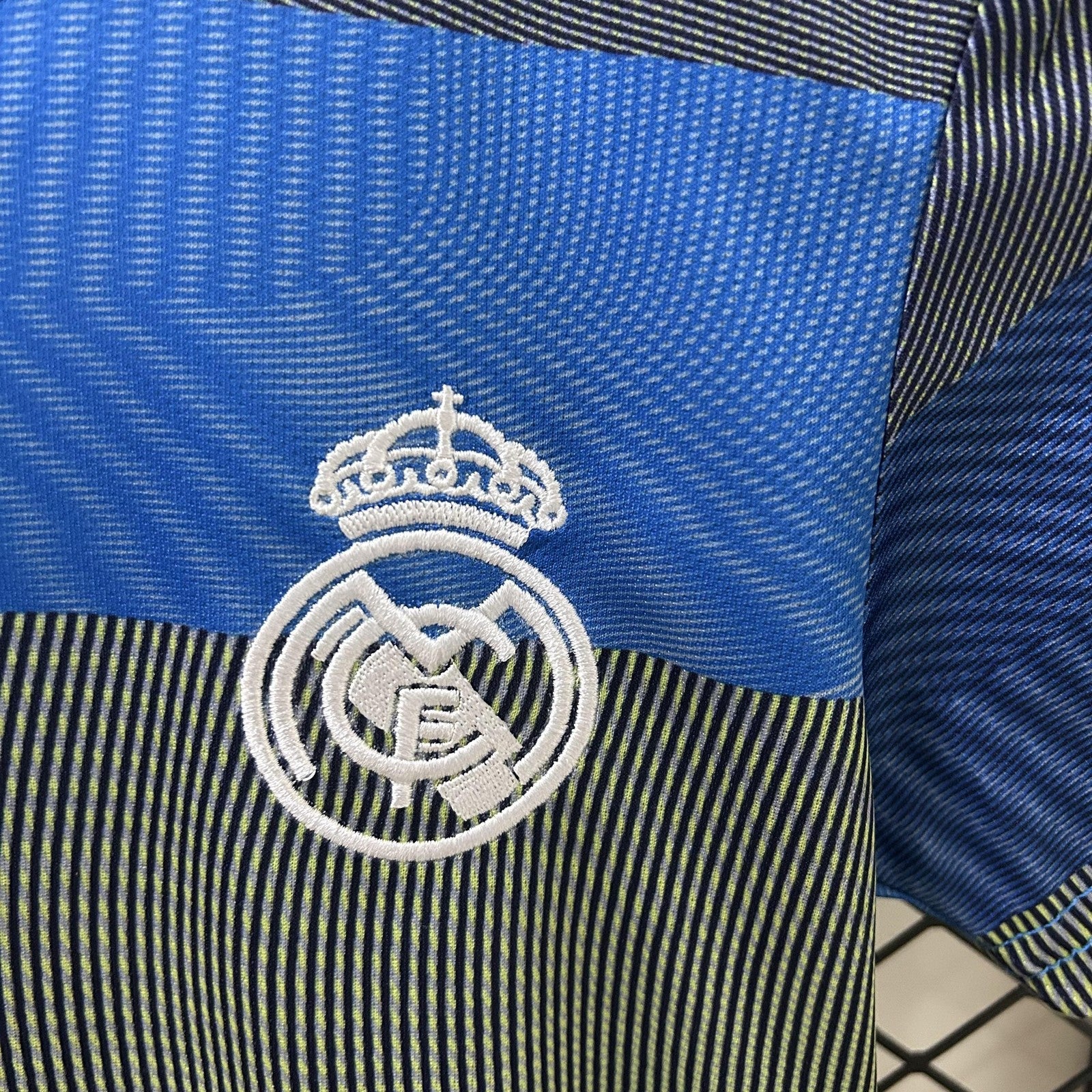 25 26 Kids Real Madrid Training Uniform