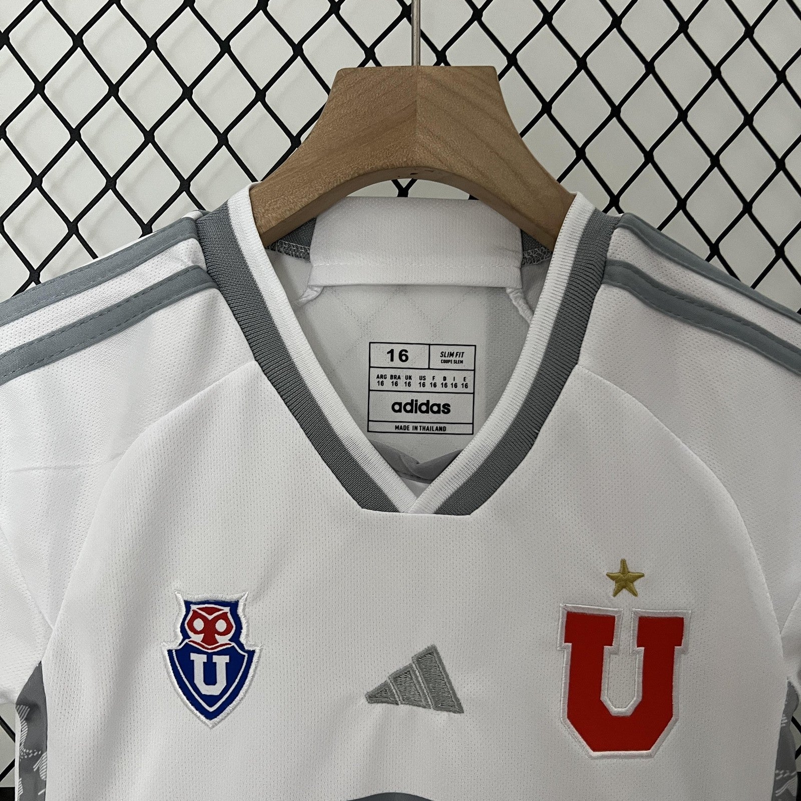 24 25 Kids University of Chile Away
