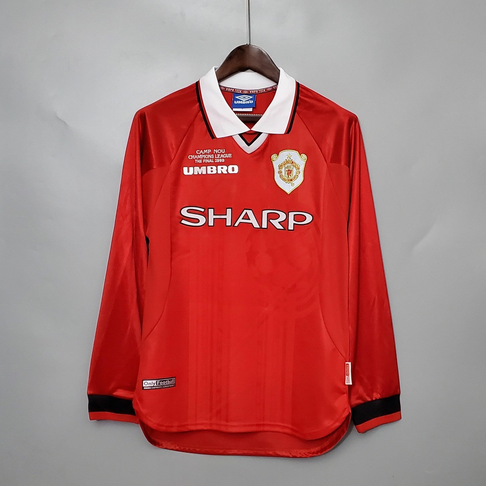 Retro Long Sleeved M U Champions League Version Home
