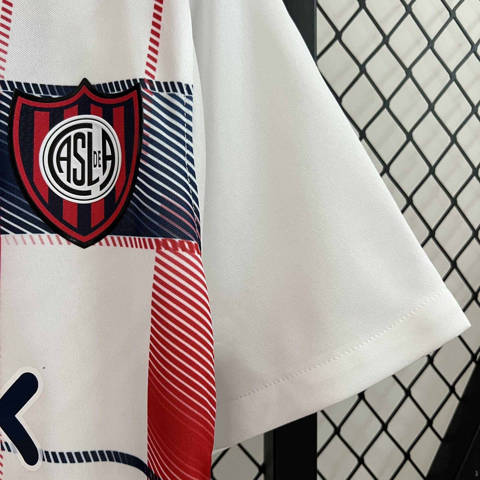 24 25 San Lorenzo Away