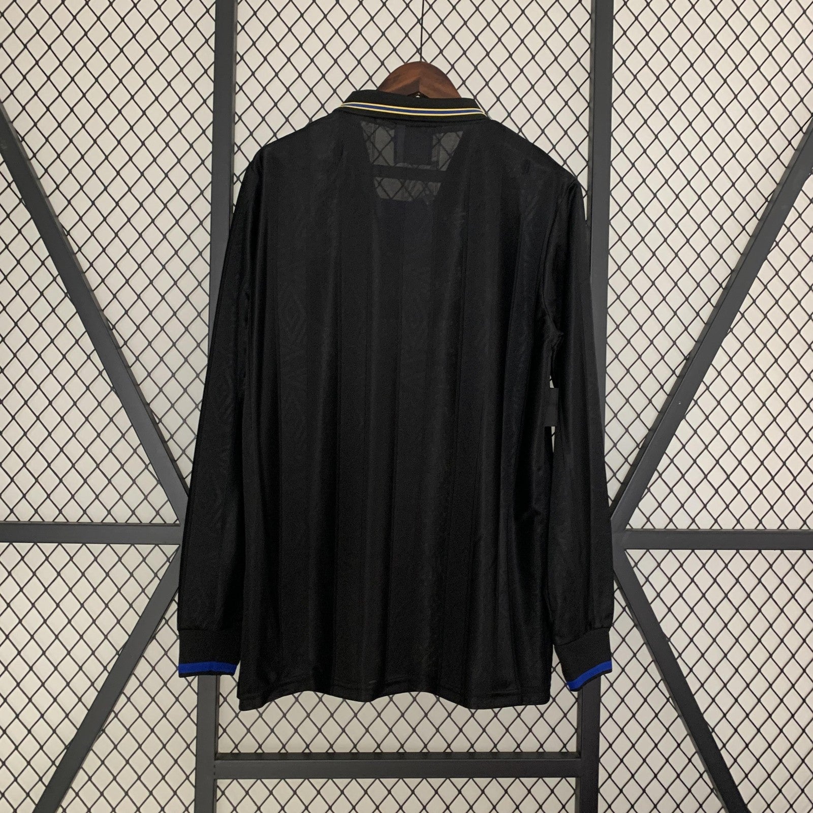 Retro Long Sleeve M U Away