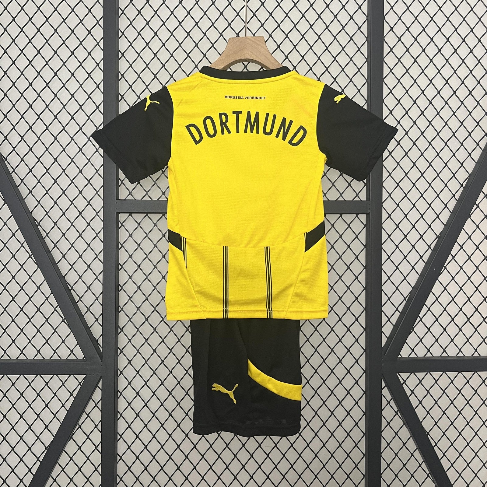 24 25 Kids Dortmund Home