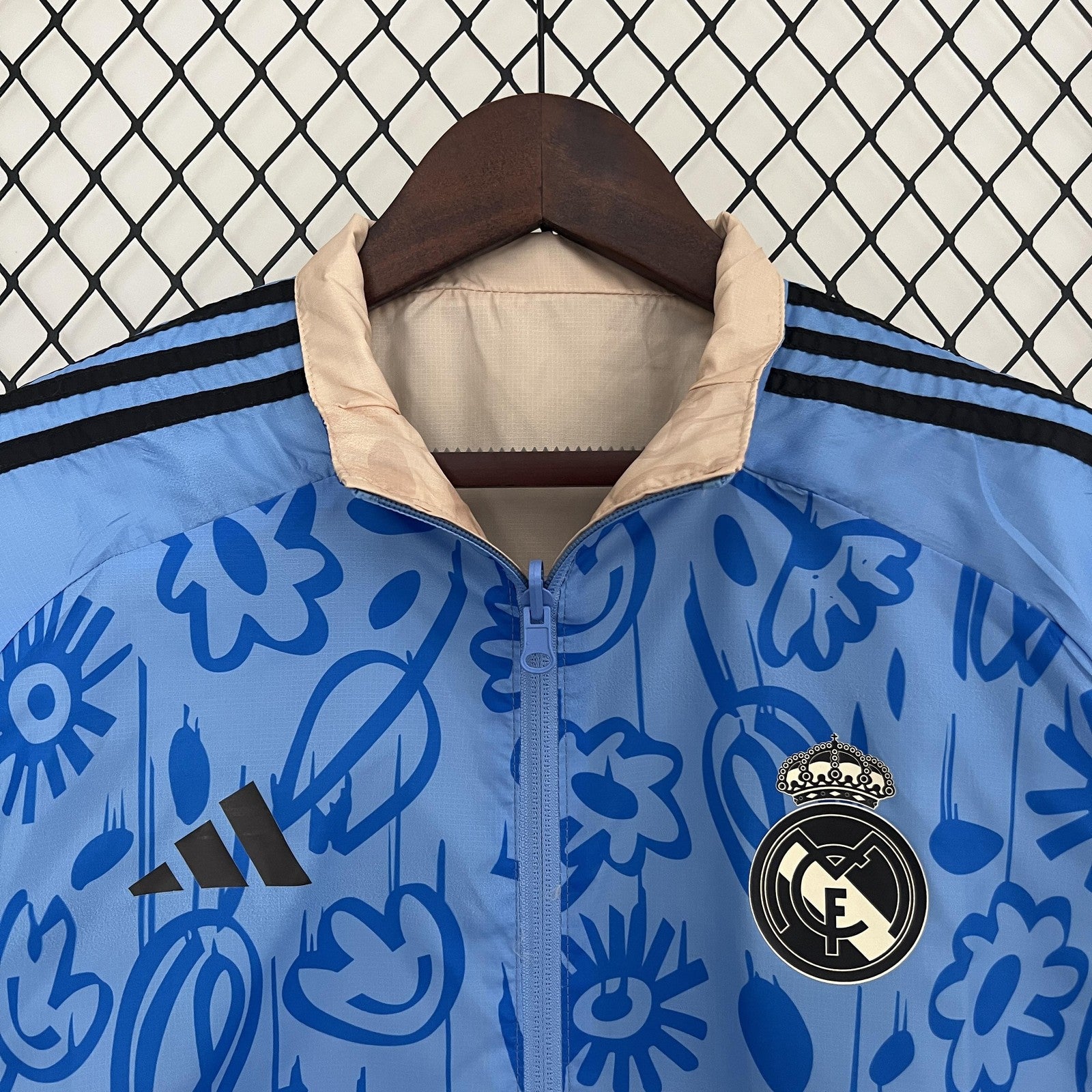 24 25 Real Madrid Trench Coat Reversible 3