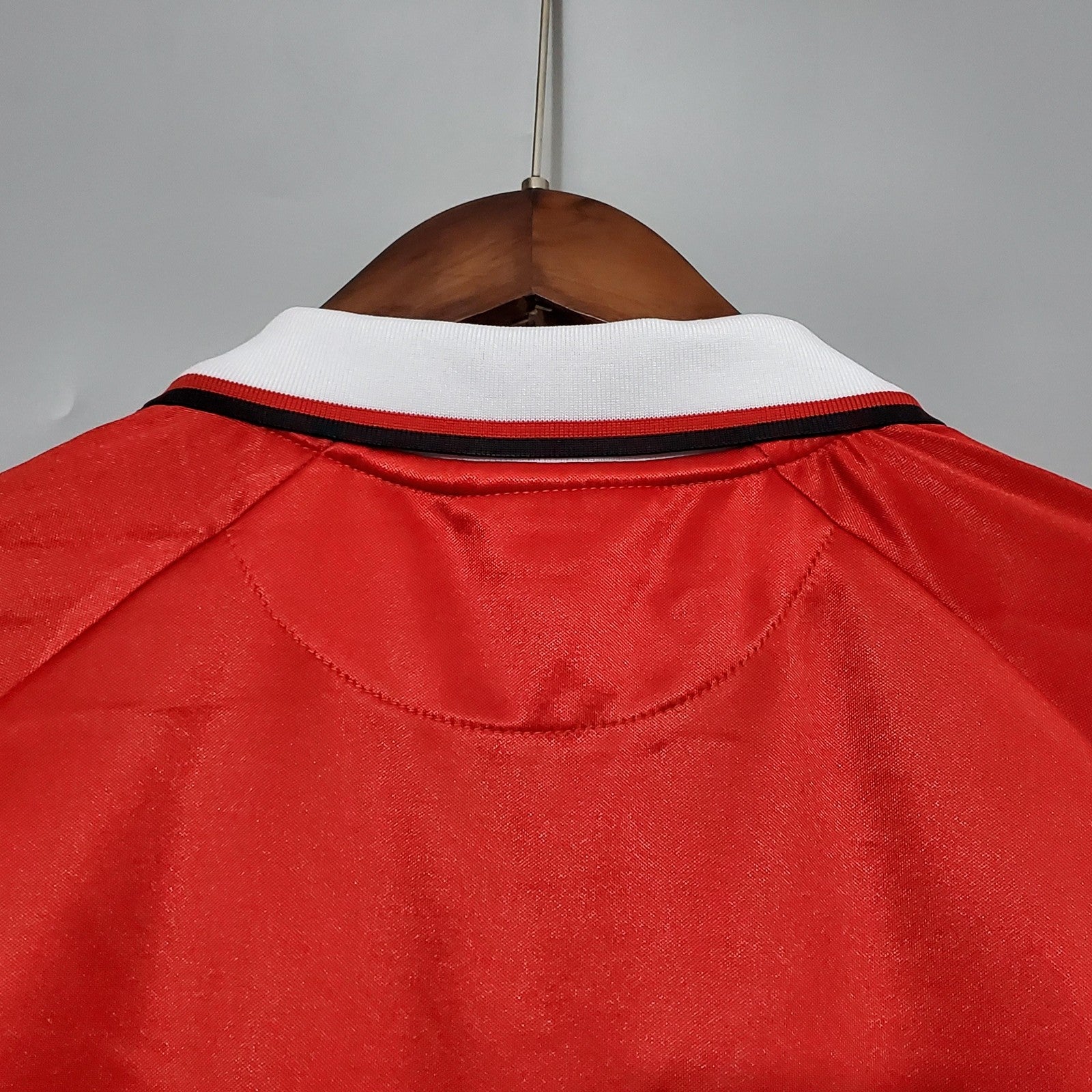 Retro Long Sleeved M U Champions League Version Home