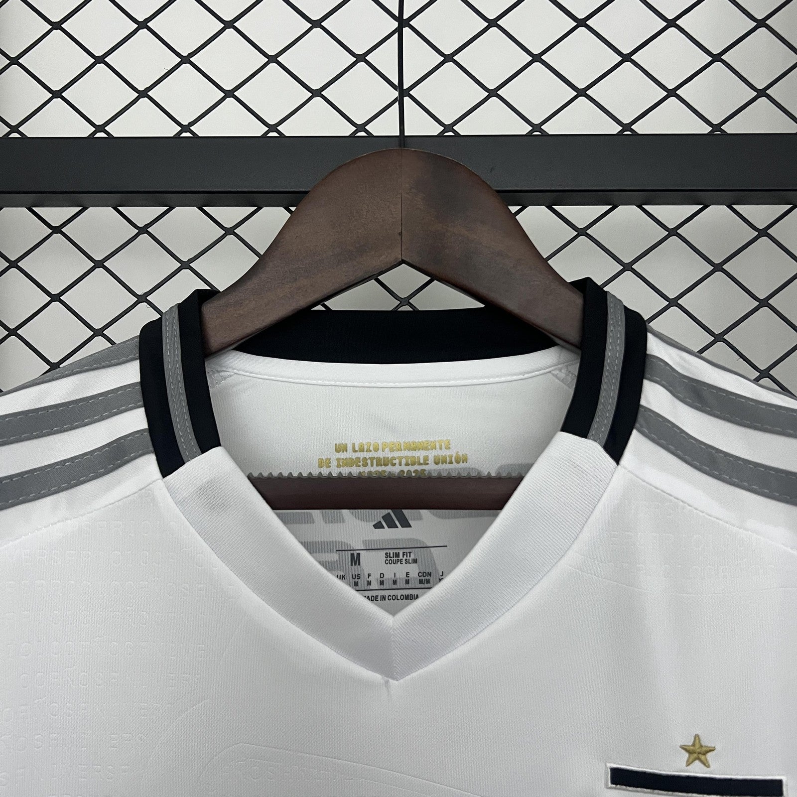 25 26 Colo Colo Home