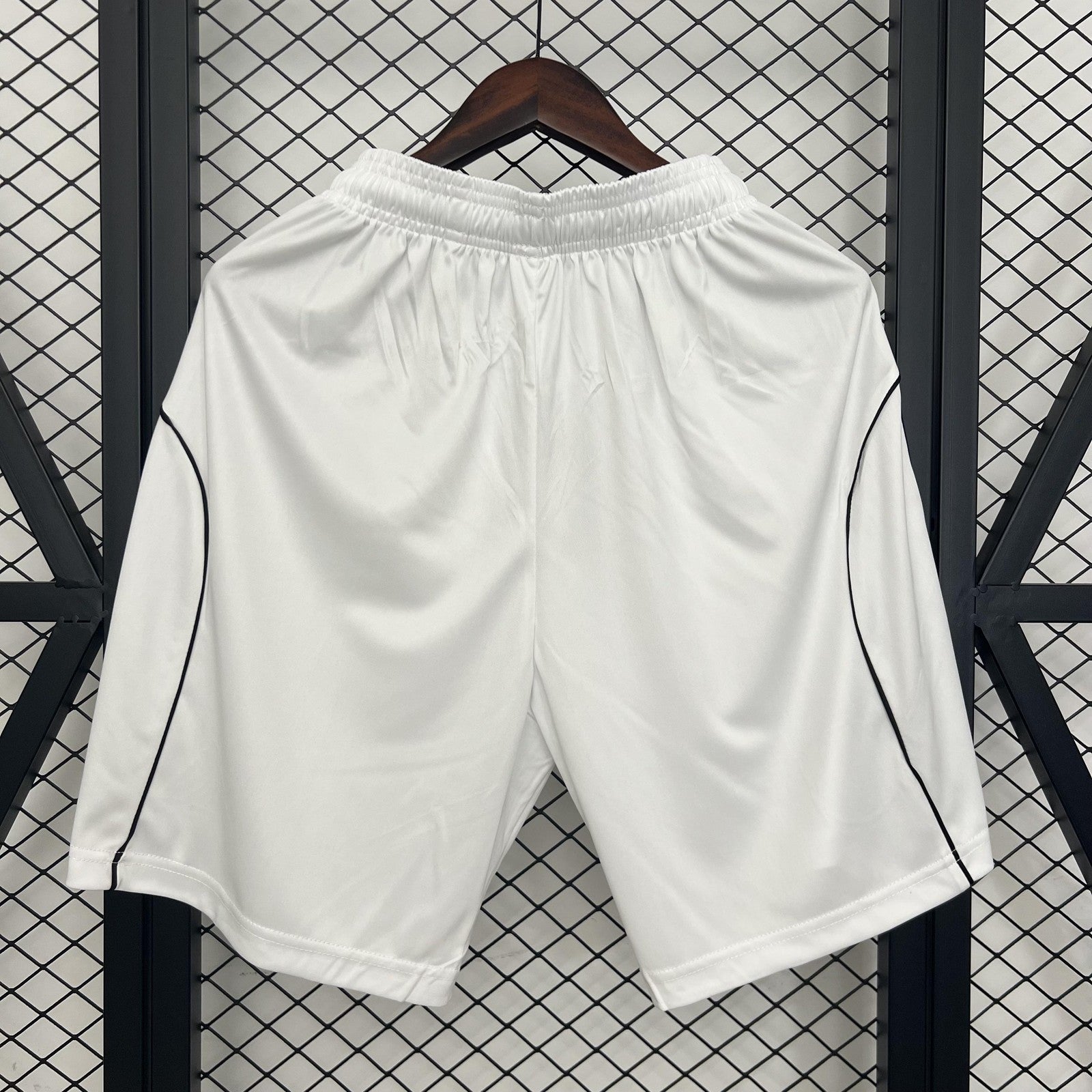 25 26 Shorts M U Home