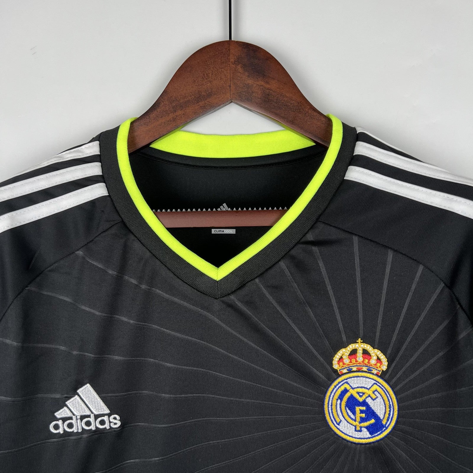 Retro Real Madrid 10 11 Away