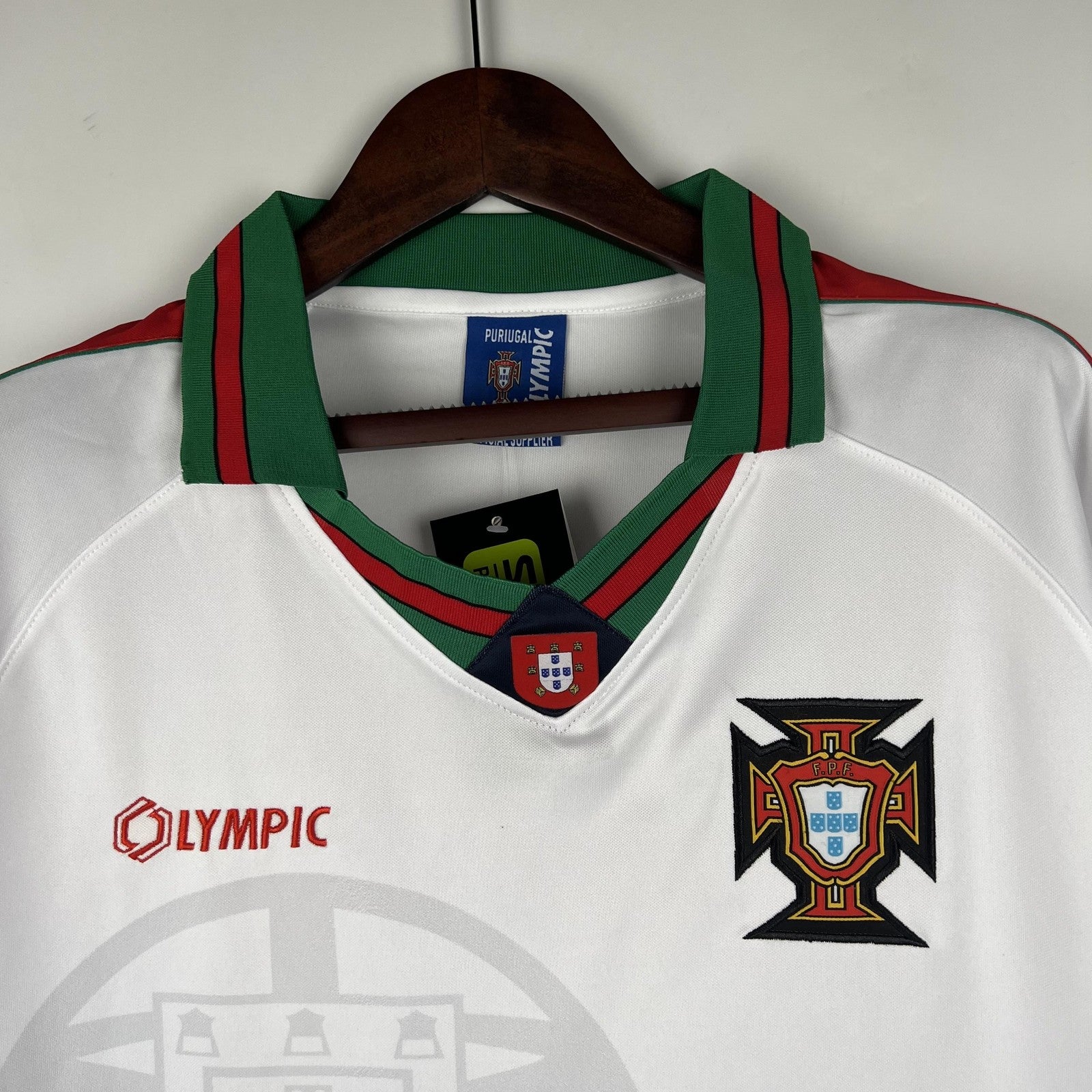 Retro Portugal 96 97 Away