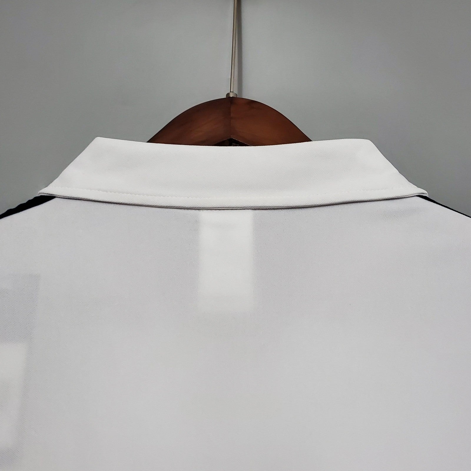 Retro Long Sleeved 2002 Real Madrid Home