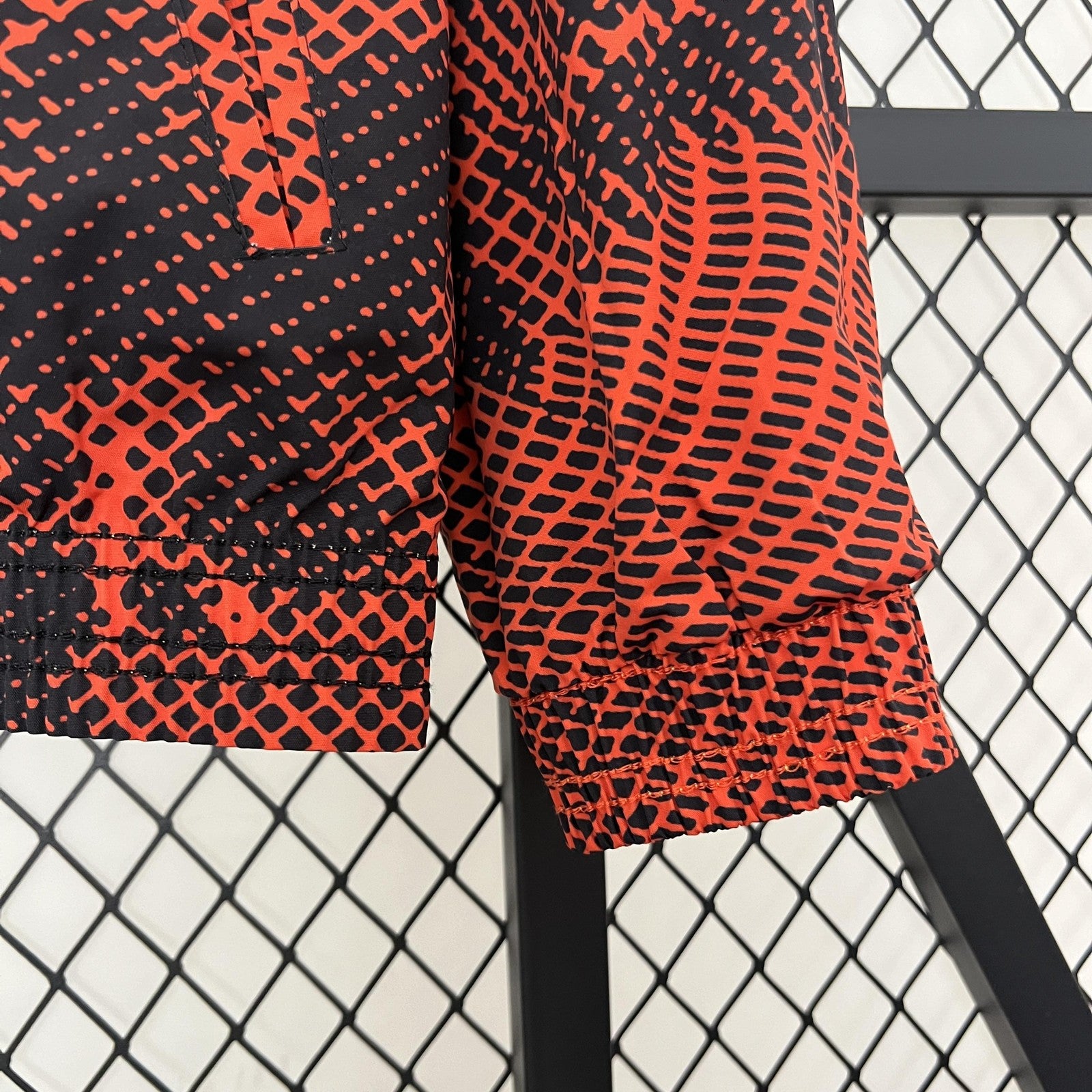 24 25 M U Trench Coat Reversible 2