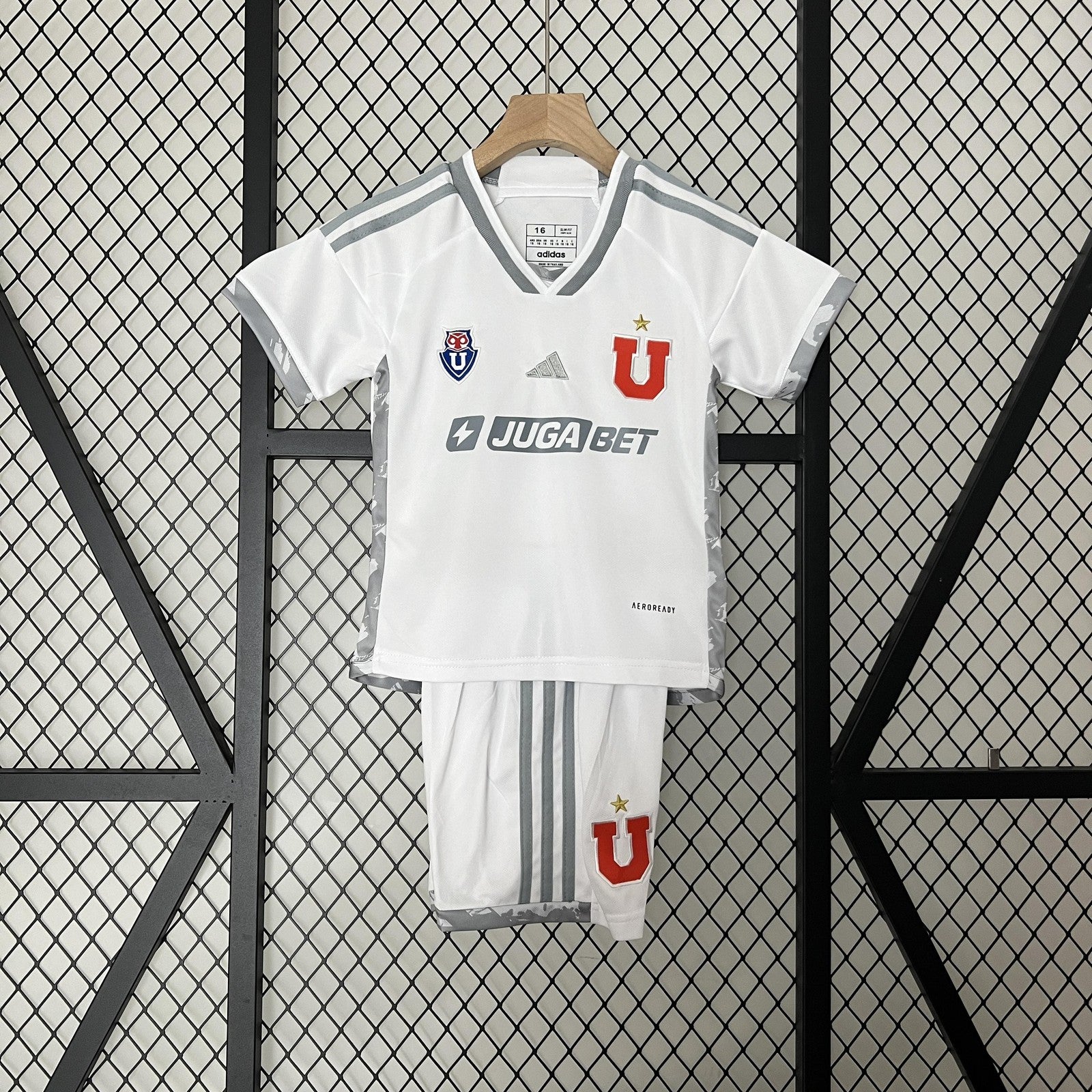 24 25 Kids University of Chile Away