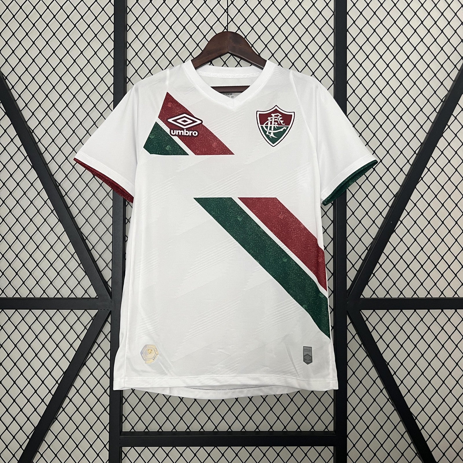 24 25 Fluminense Away