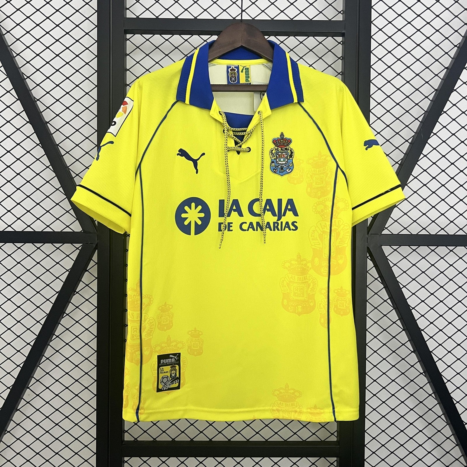 Retro Las Palmas Home