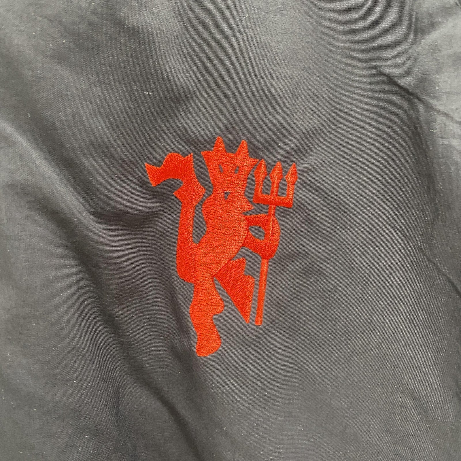 24 25 M U Windbreaker 2