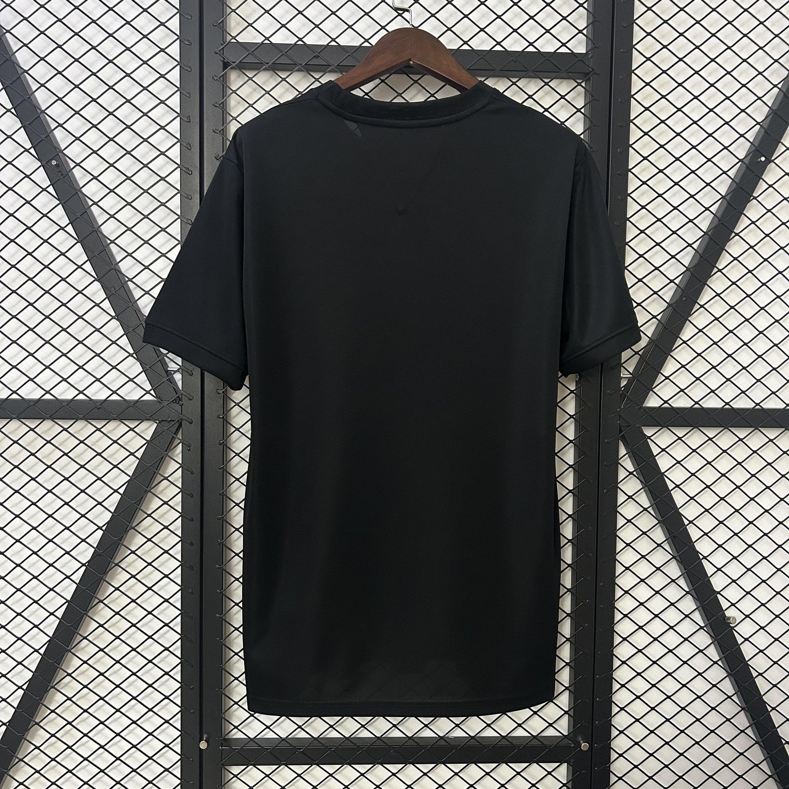 25 26 Special Edition Santos Black