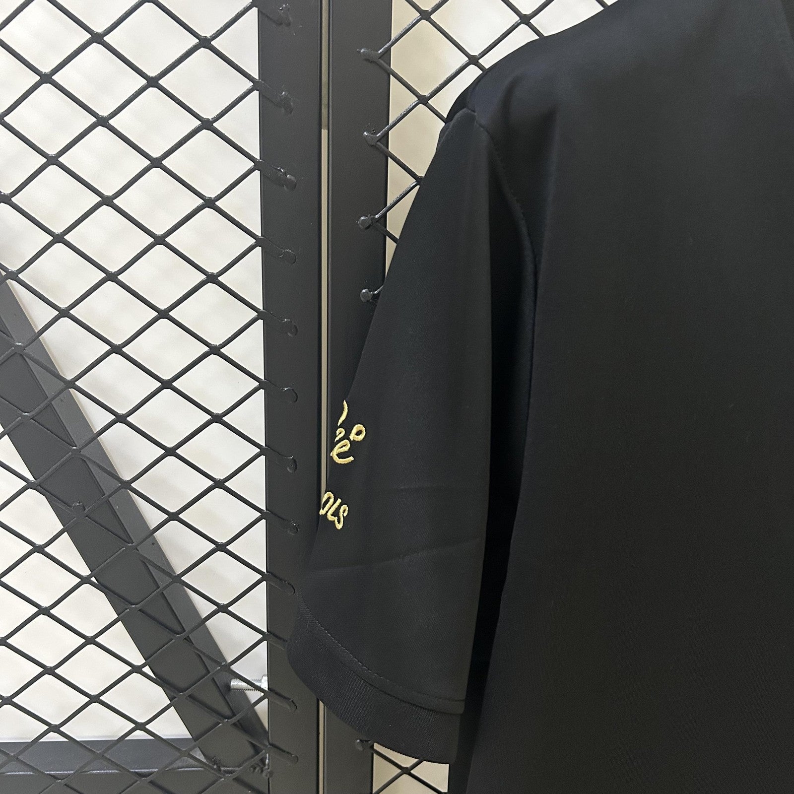 25 26 Special Edition Santos Black