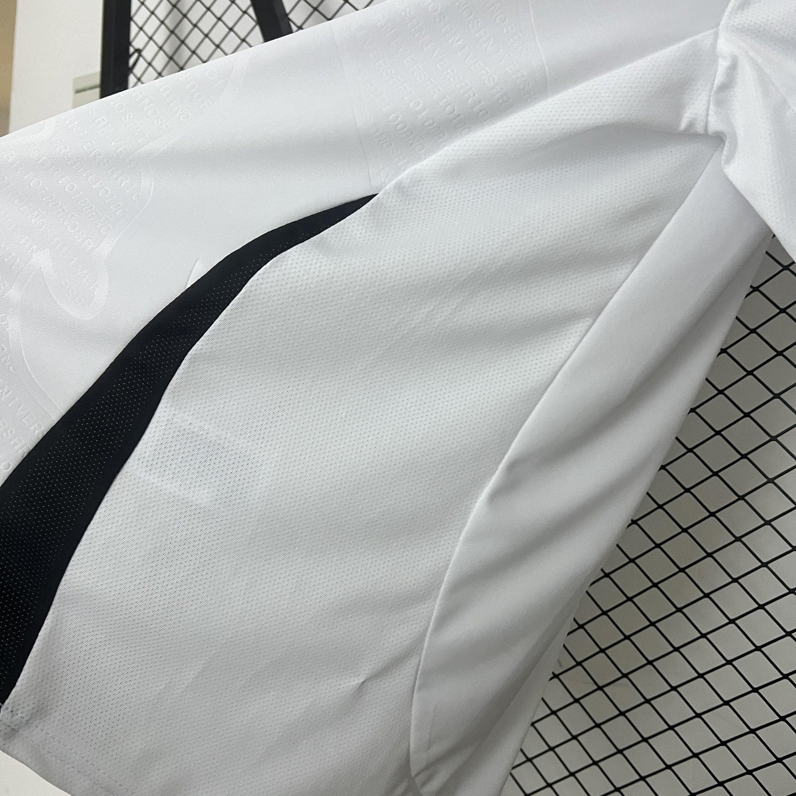 25 26 Colo Colo Home 2