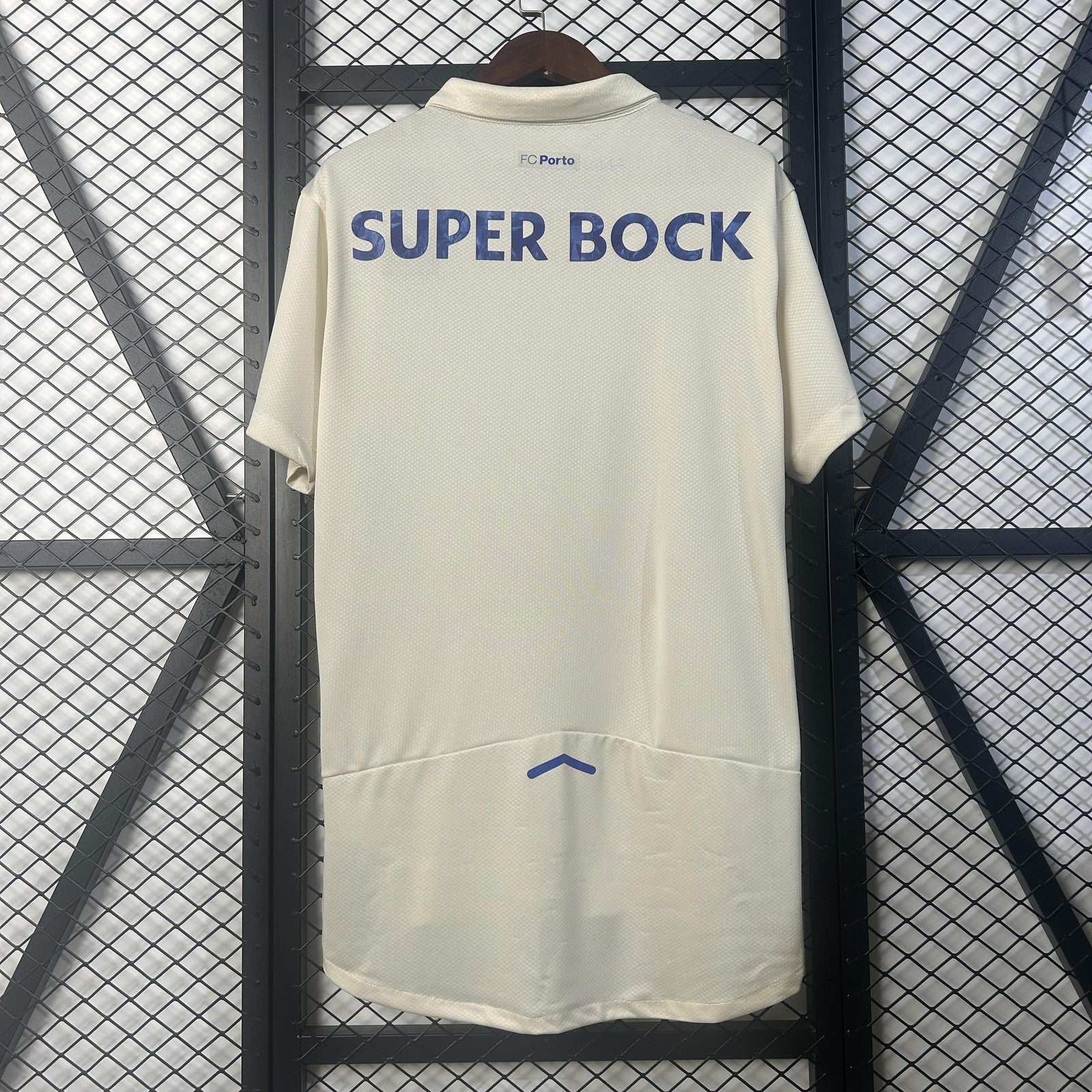 25 26 Porto Third Away