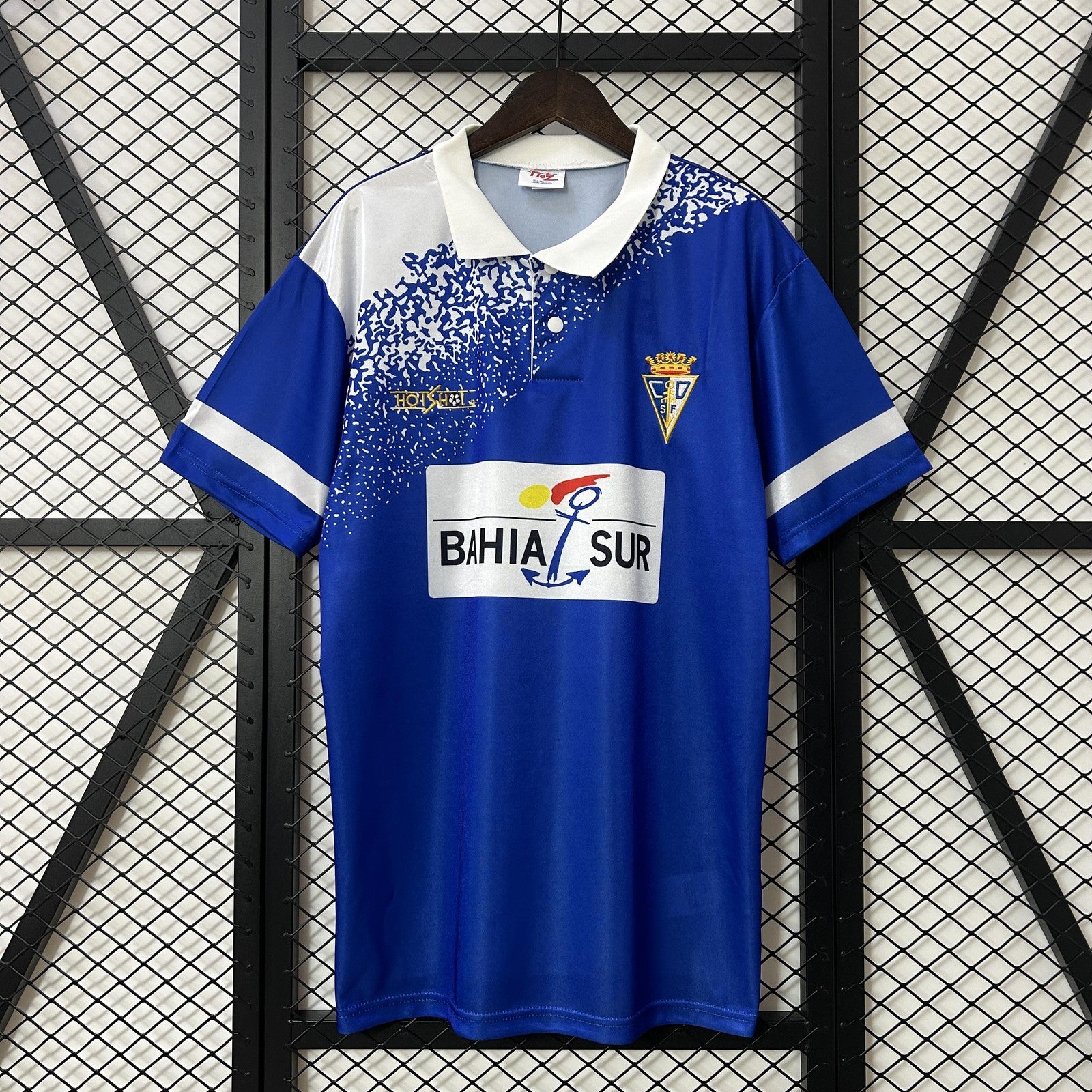 Retro Fernandez Away