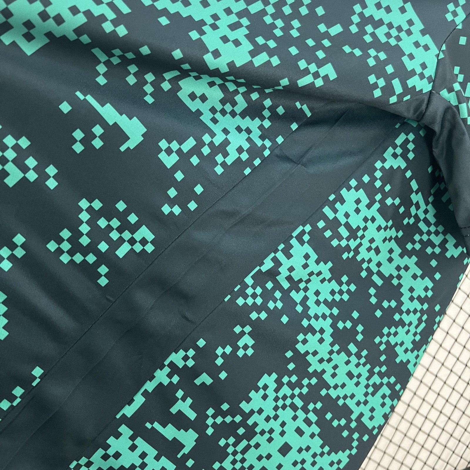 24 25 Sporting Lisbon Training Jersey