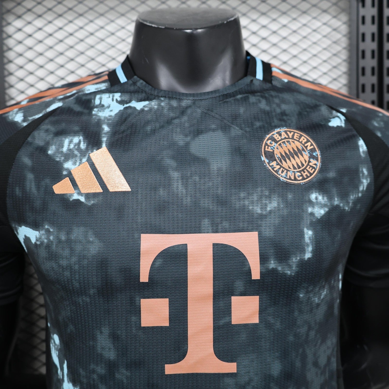 24 25 Player Bayern Munich Away