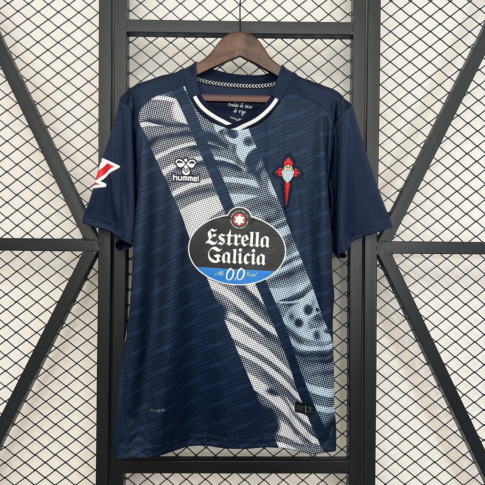 25 26 Celta Away