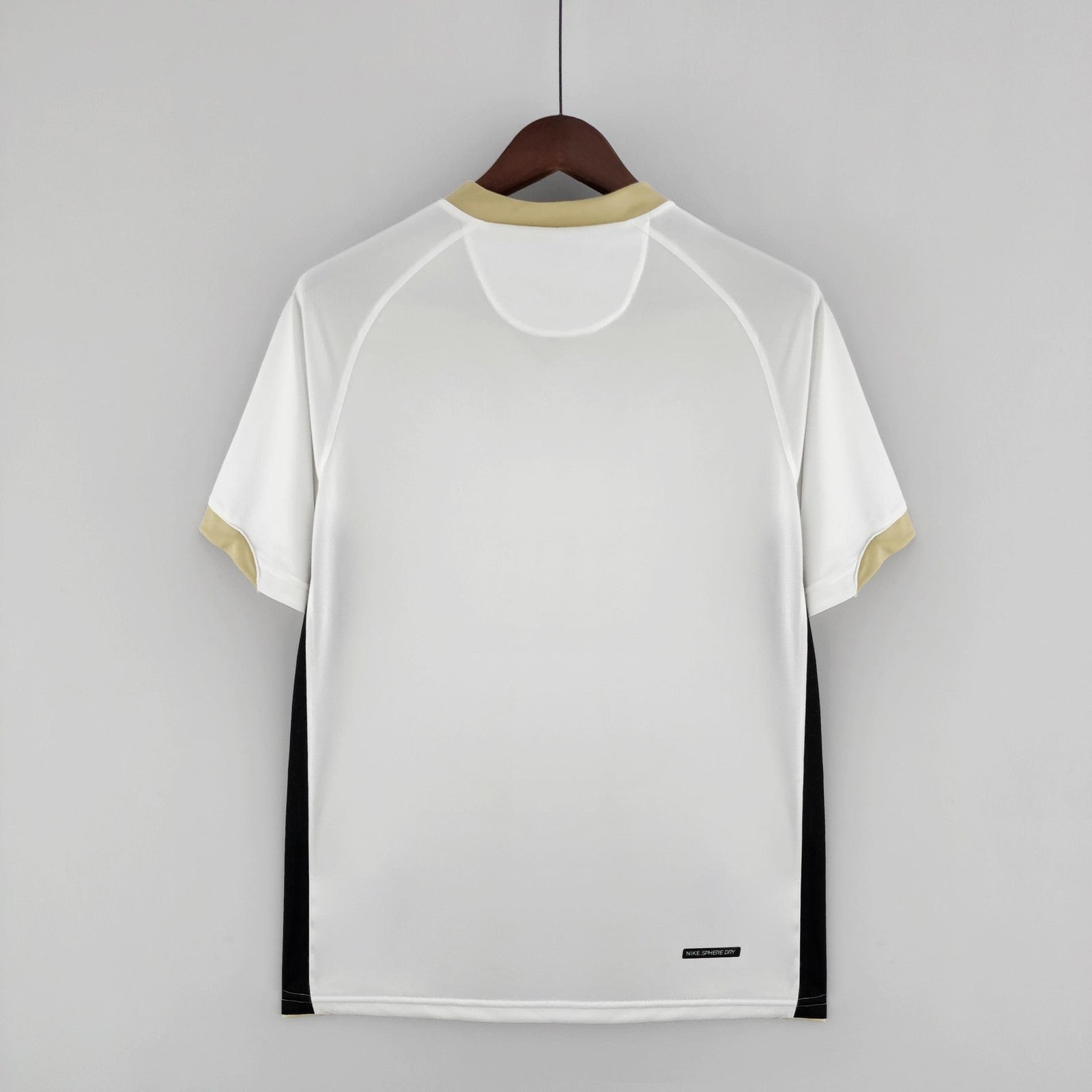 Retro M U 06 07 Away