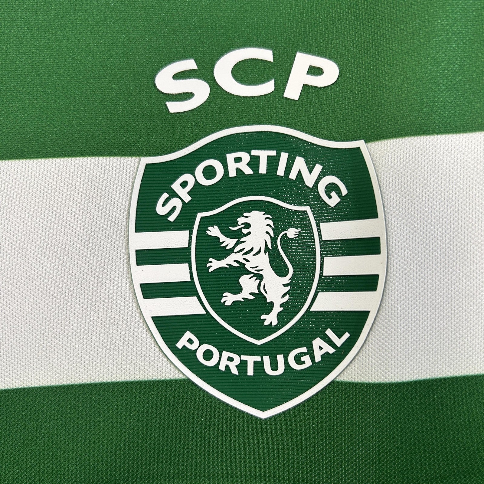 25 26 Woman Sporting Lisbon Home