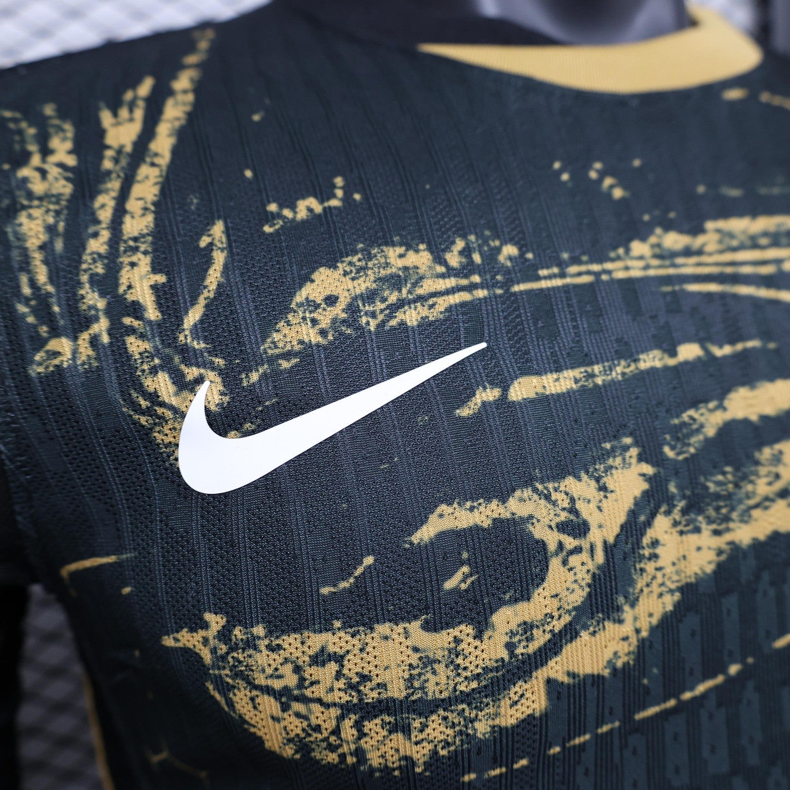 24 25 Player Sporting Lisbon Third Away