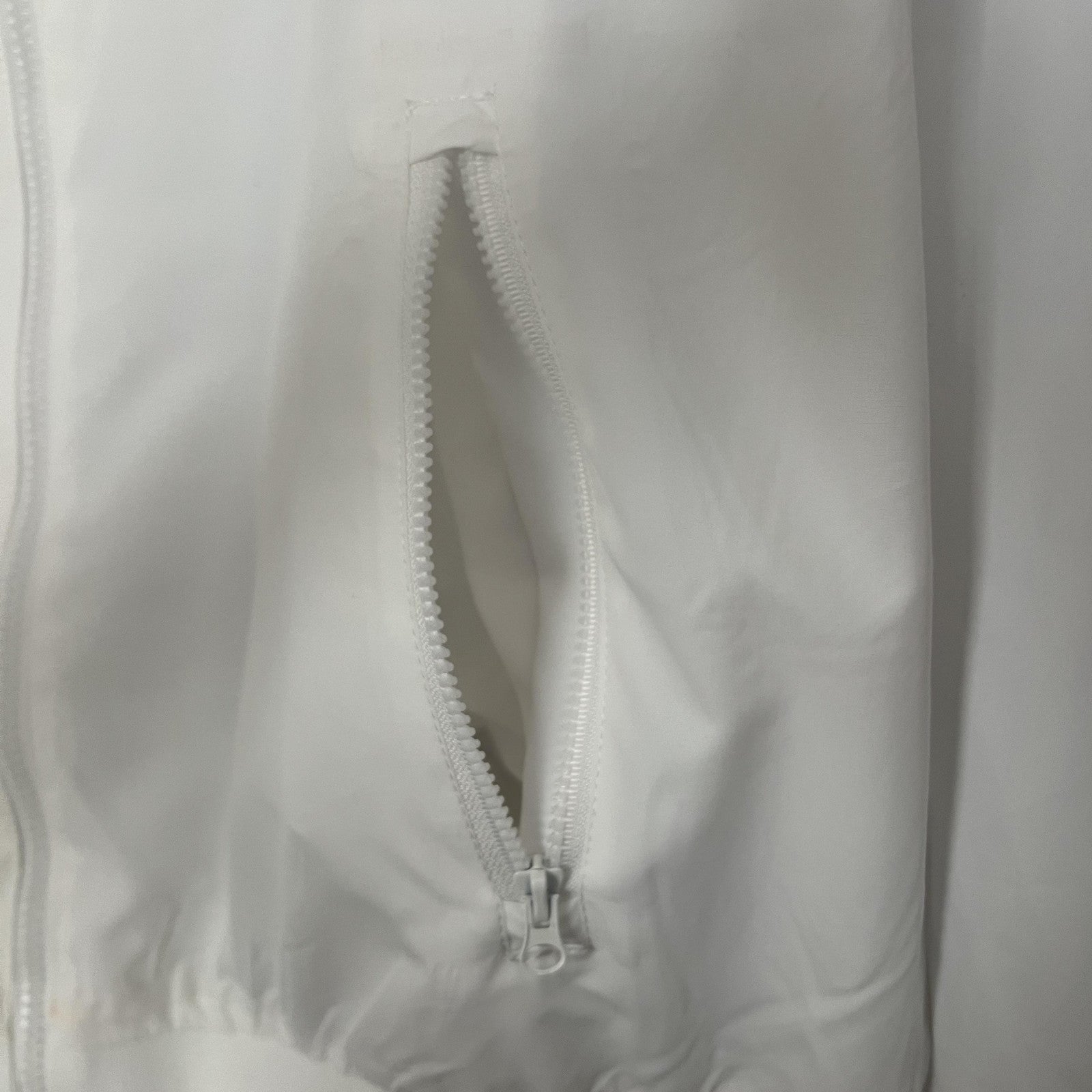 24 25 Corinthians Windbreaker White