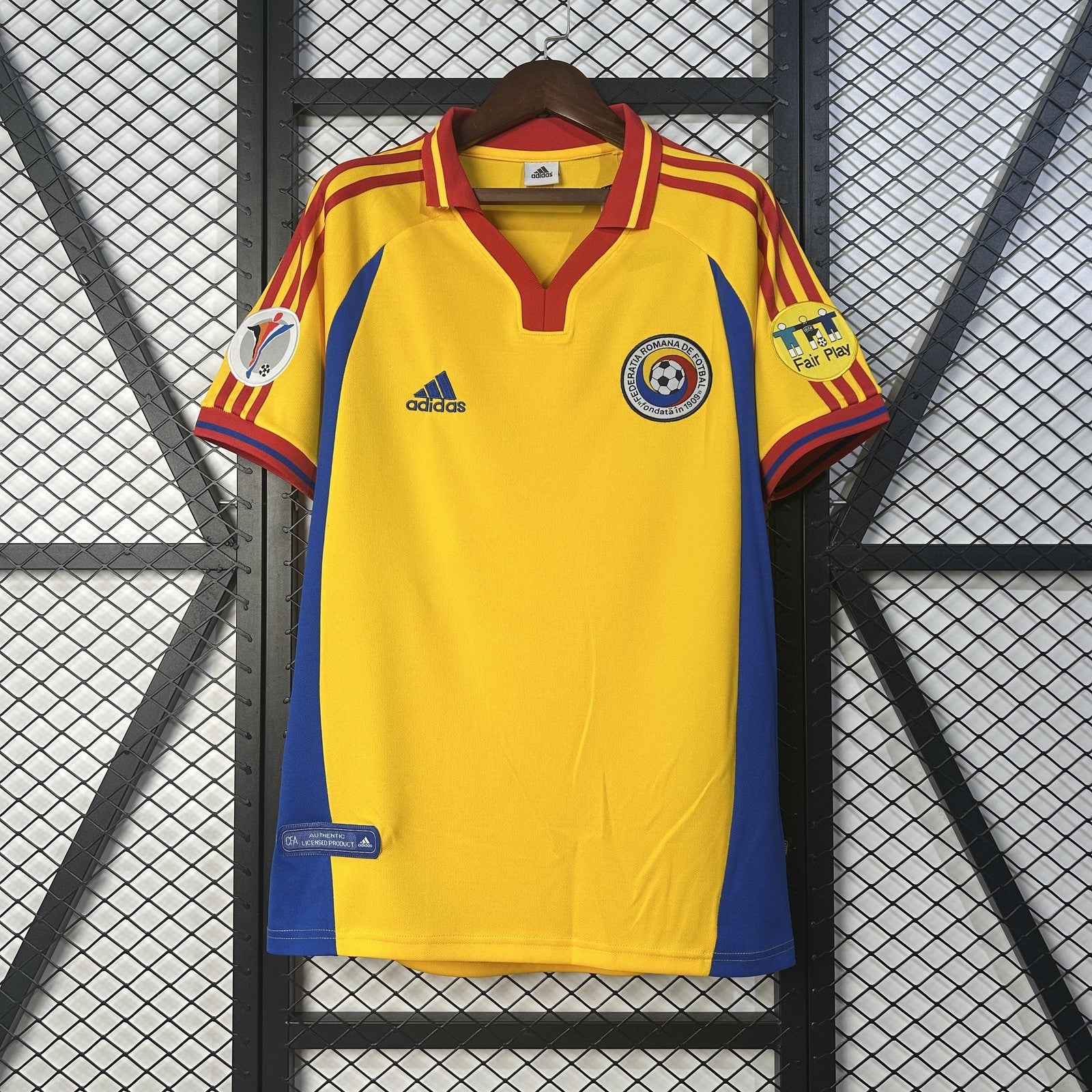 Retro 2000 Romania Home