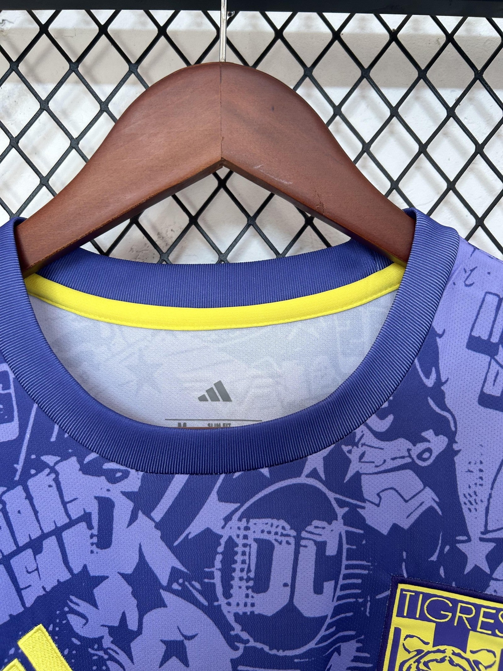 25 26 Tigers Pre Game Suit