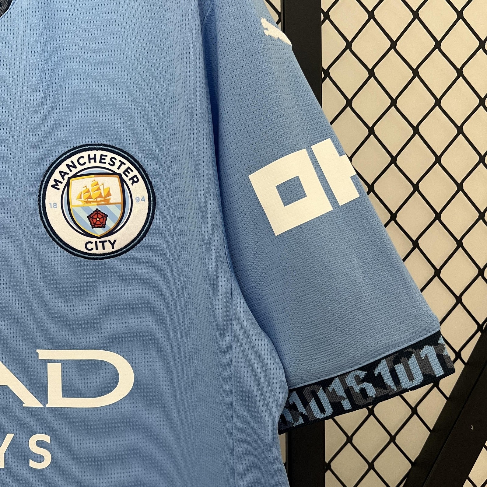 24 25 Manchester City Home