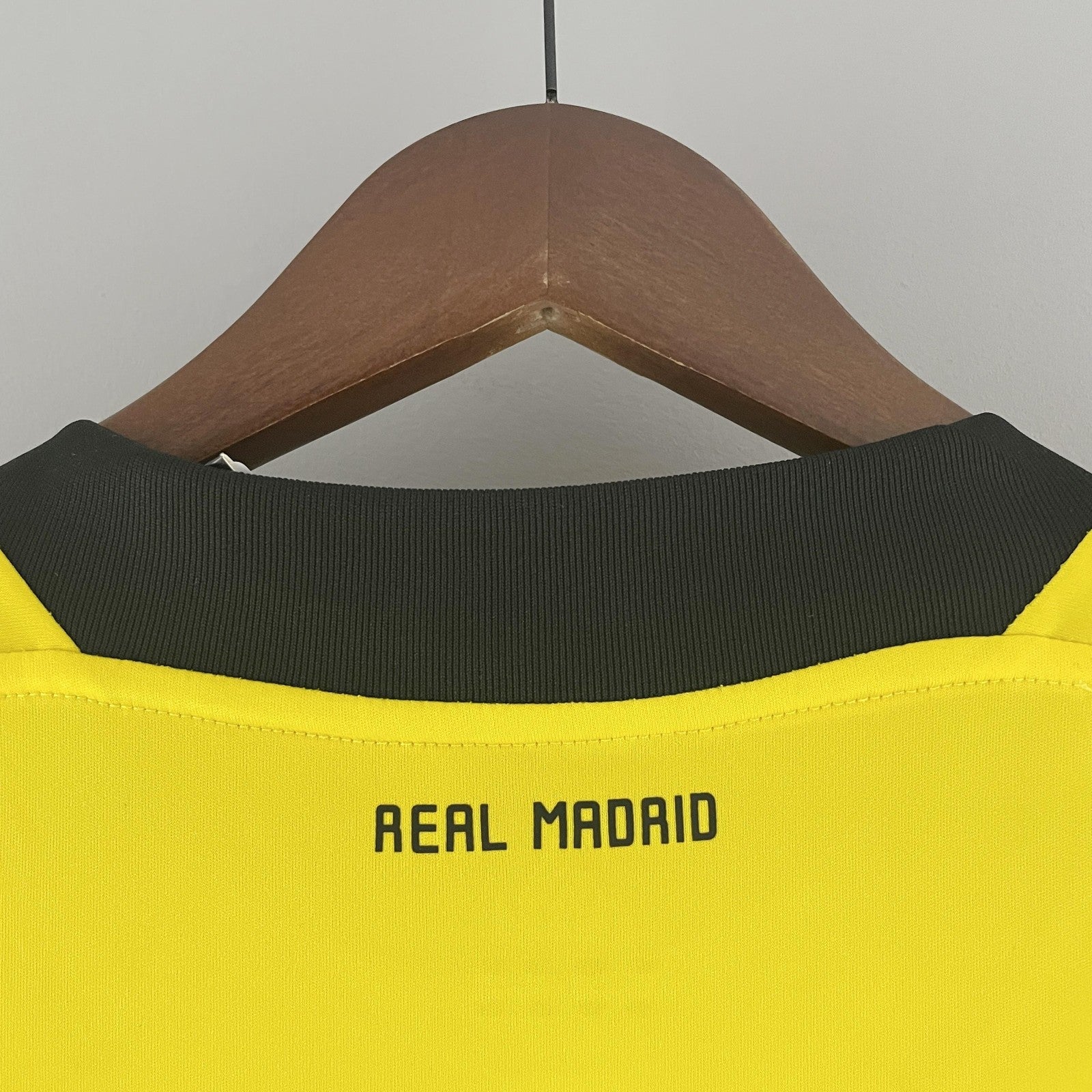 Retro Real Madrid Goalkeeper Yellow