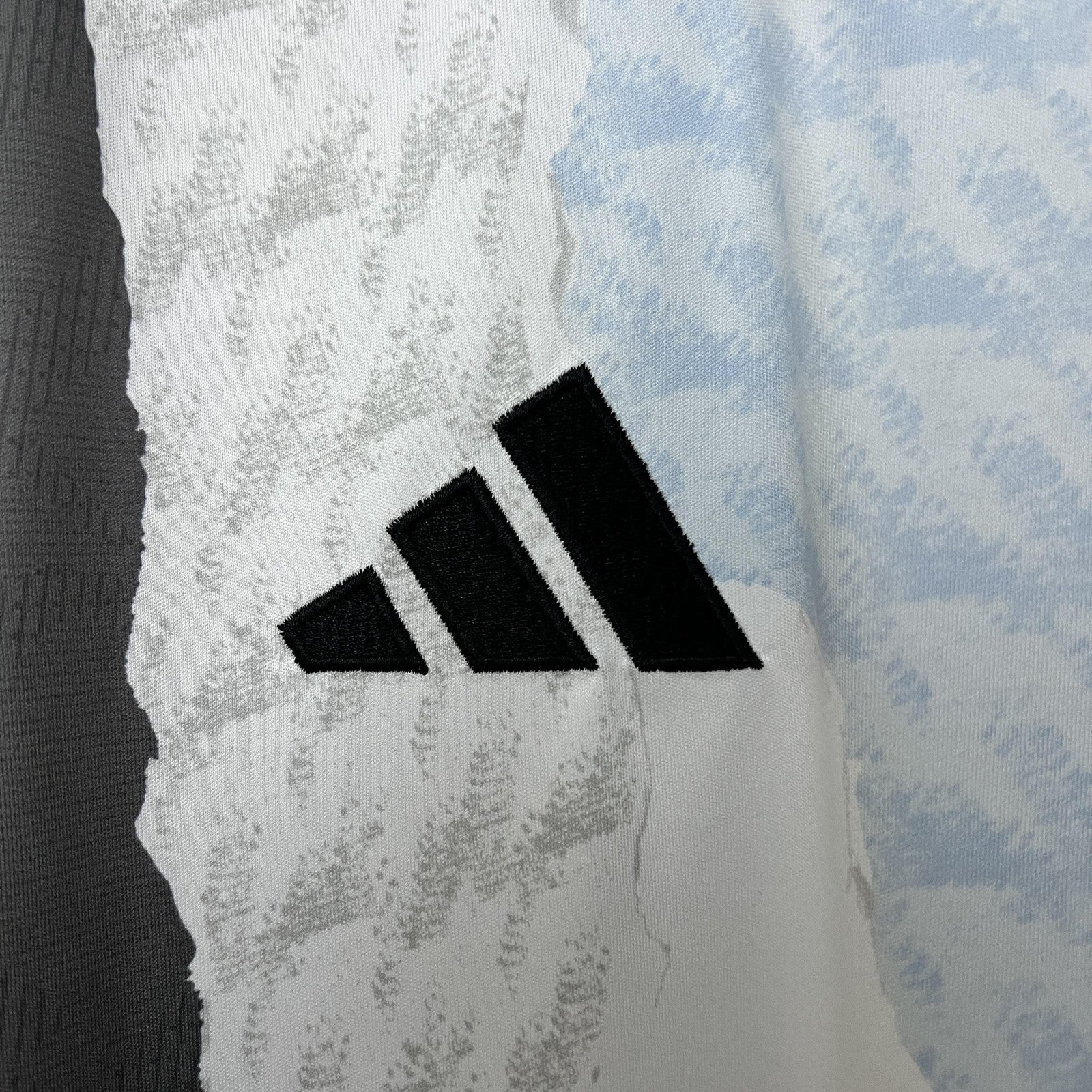 24 25 Real Madrid Training Suit