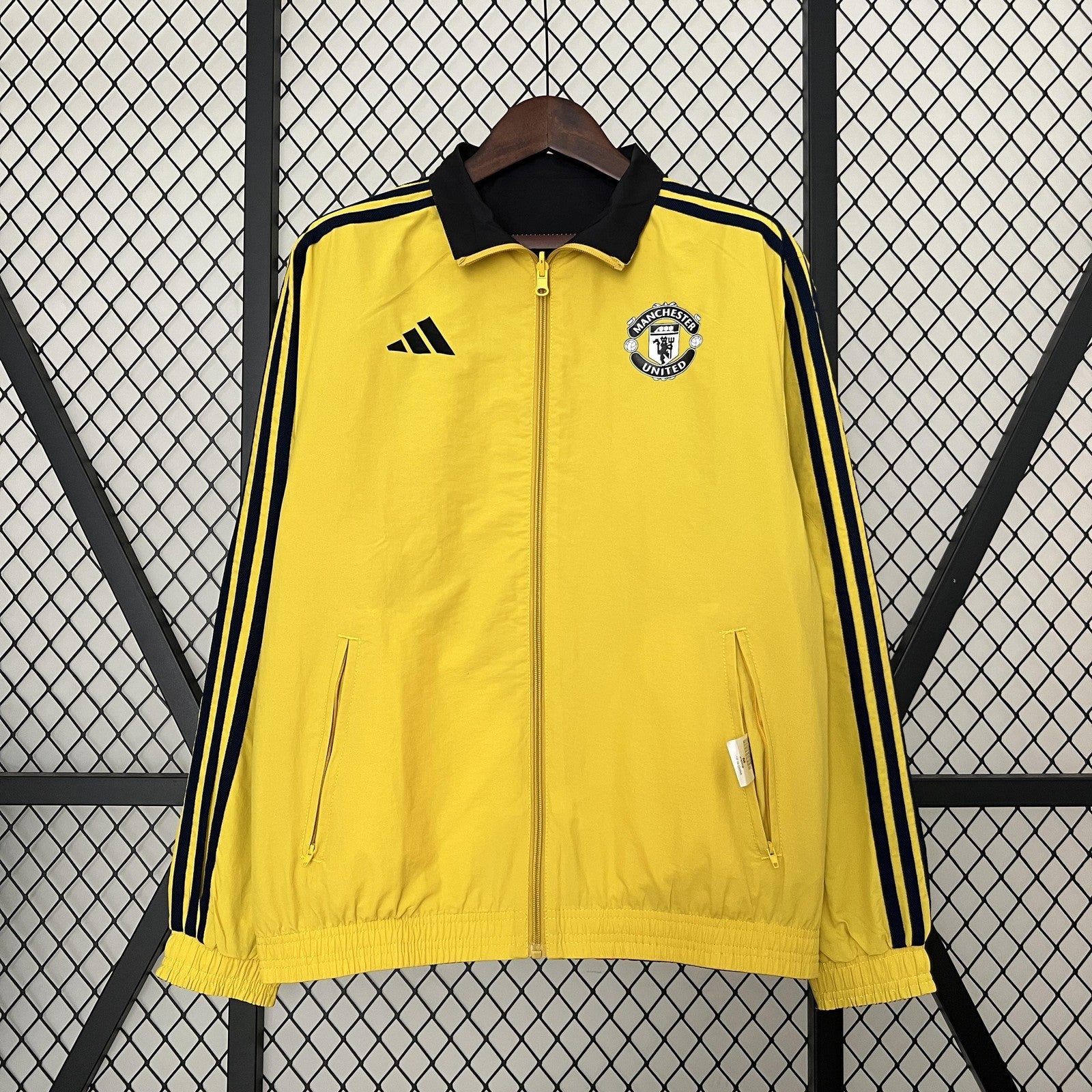 24 25 M U Trench Coat Reversible 2