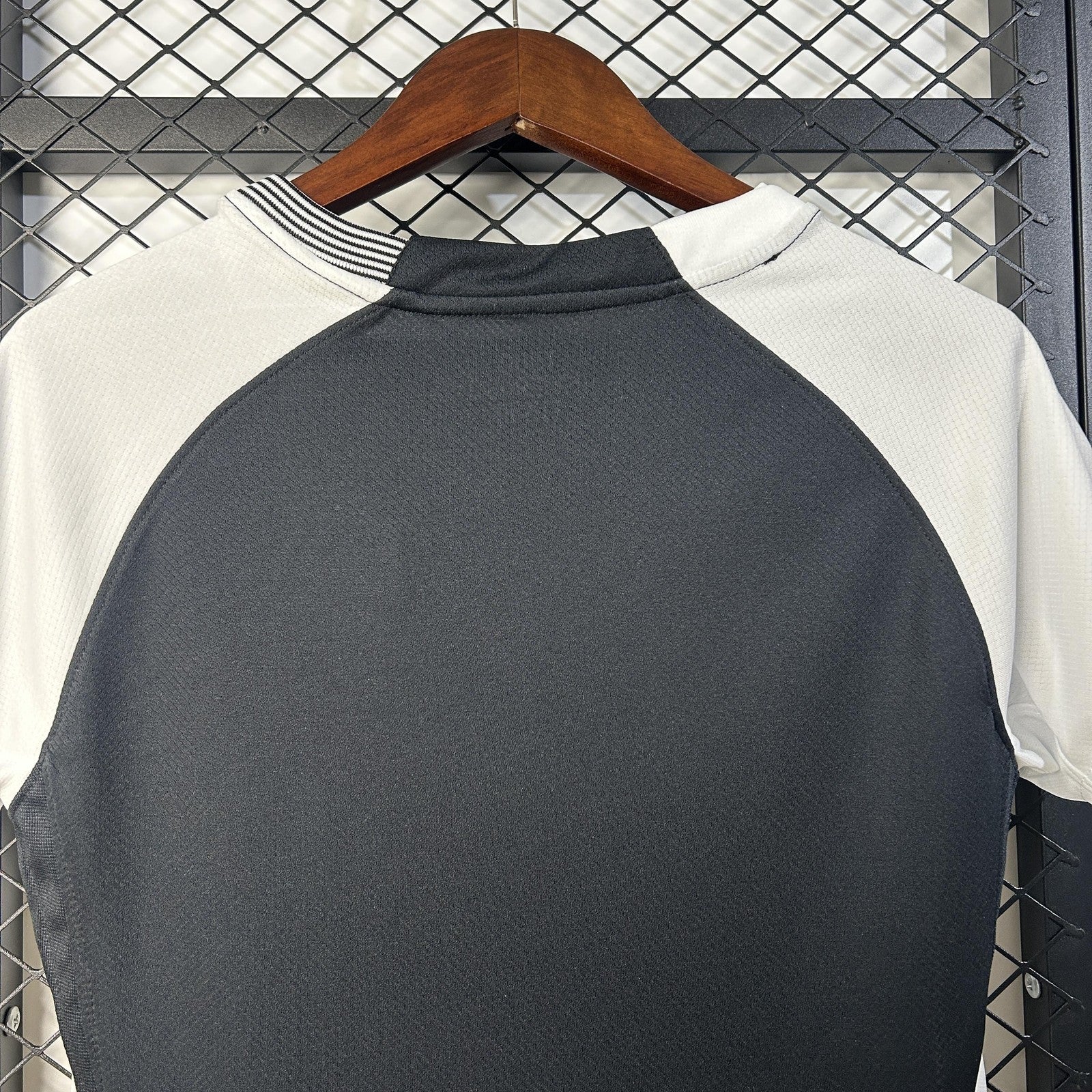 25 26 Woman Corinthians Away