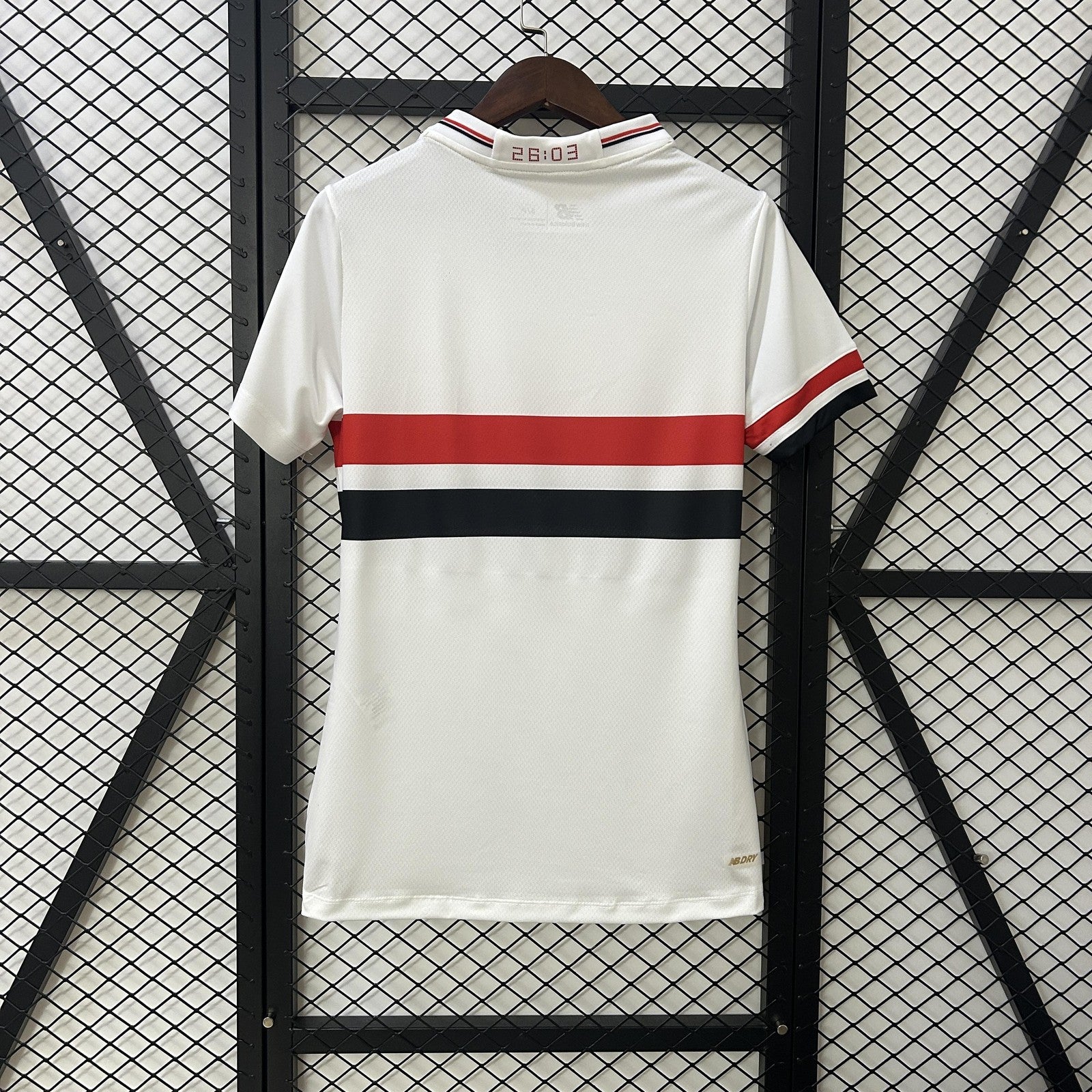 25 26 Women Sao Paulo Home