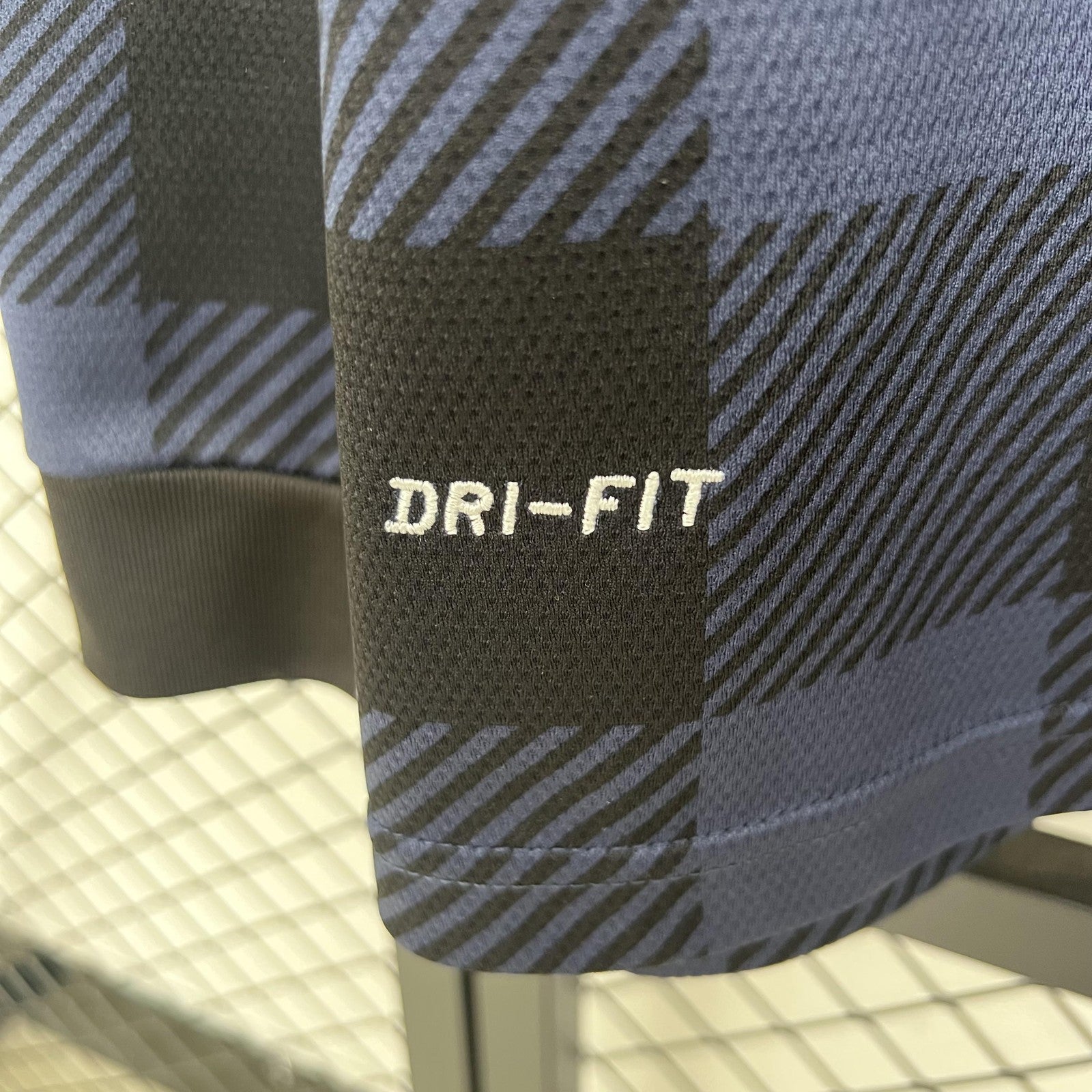 Retro Long Sleeve M U Black