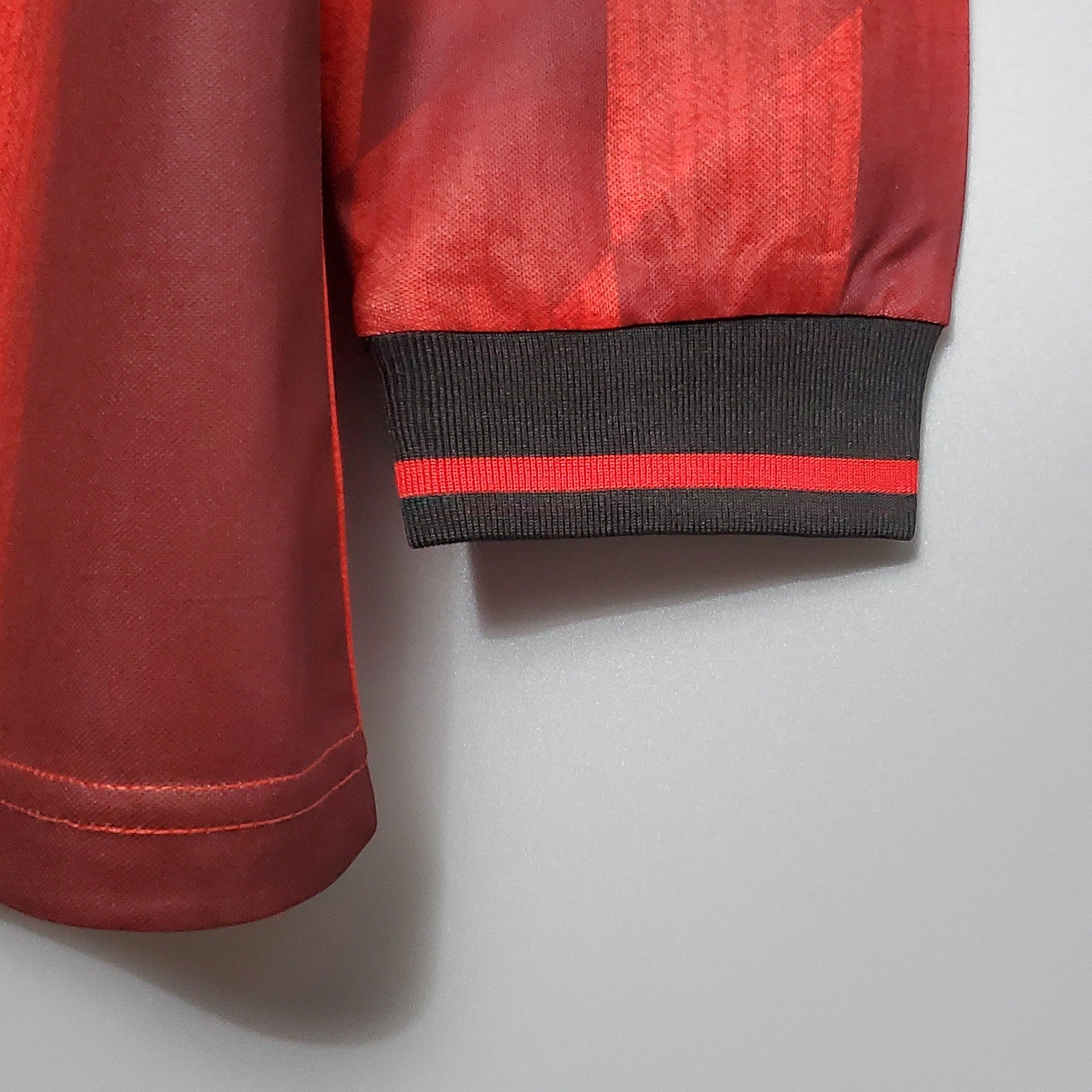 Retro Long Sleeve 1996 M U Home