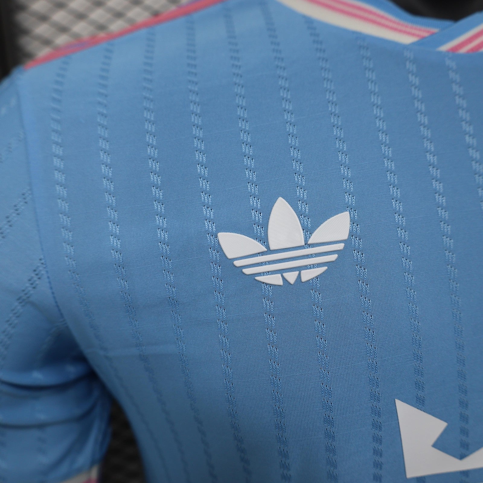 25 26 Players Miami Third Away