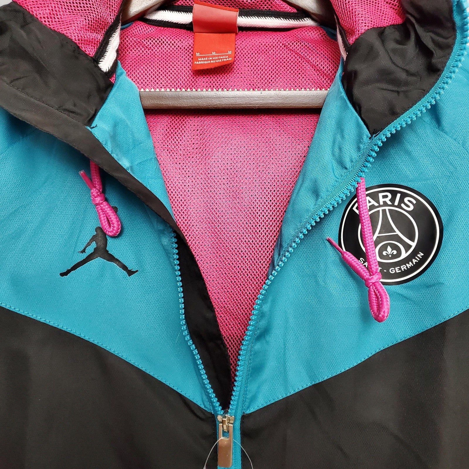 20 21 Windbreaker Psg Black Blue Purple