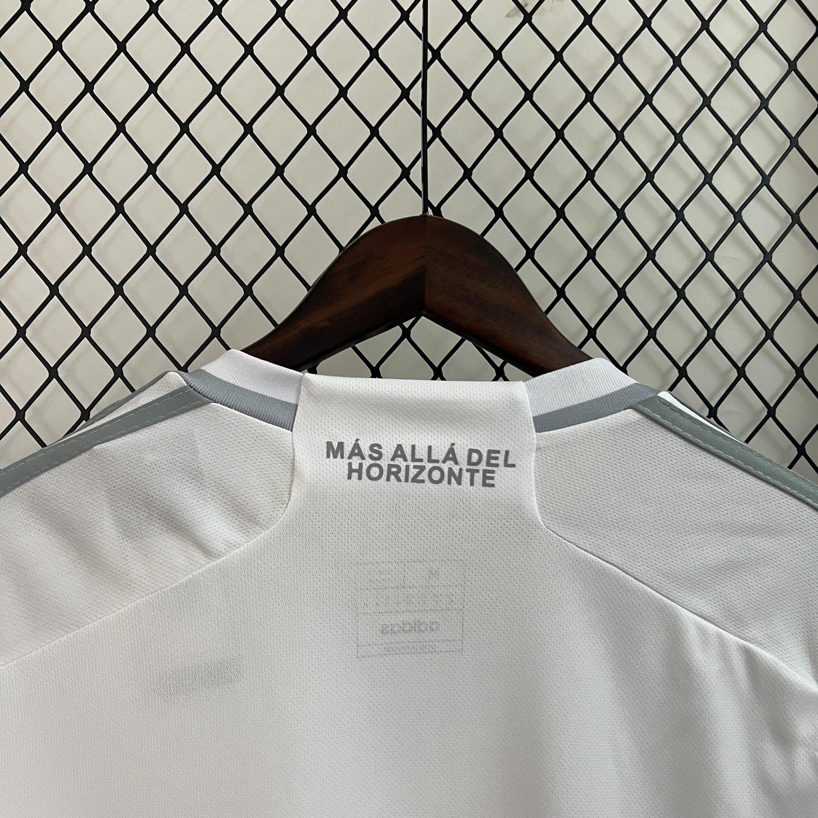 24 25 University of Chile Away