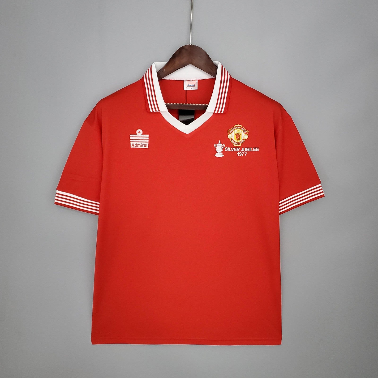 Retro M U 1977 Home