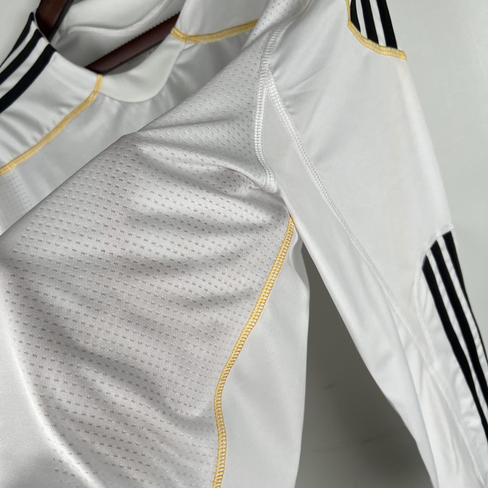 Retro Real Madrid Long Sleeve Home