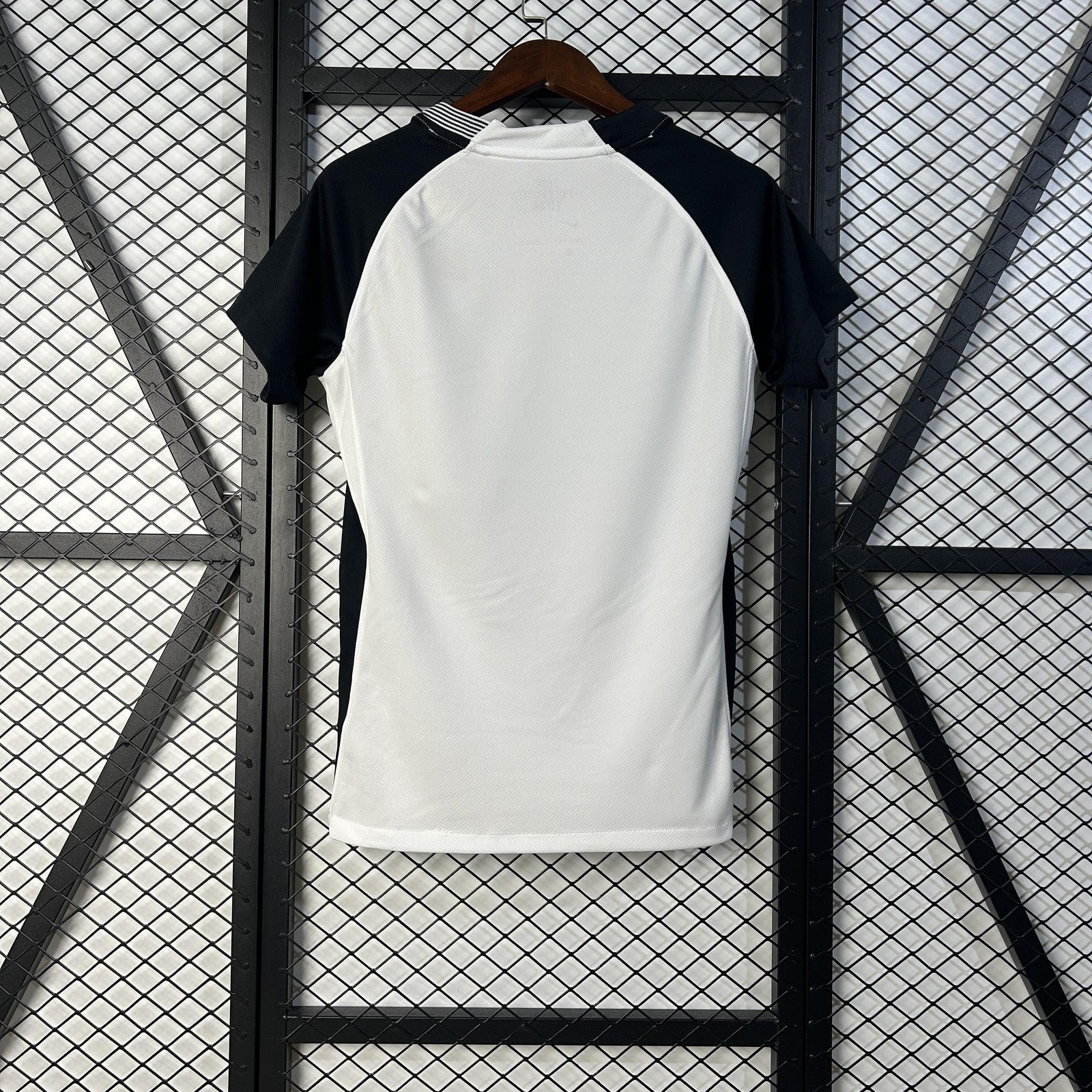 25 26 Women Corinthians Home