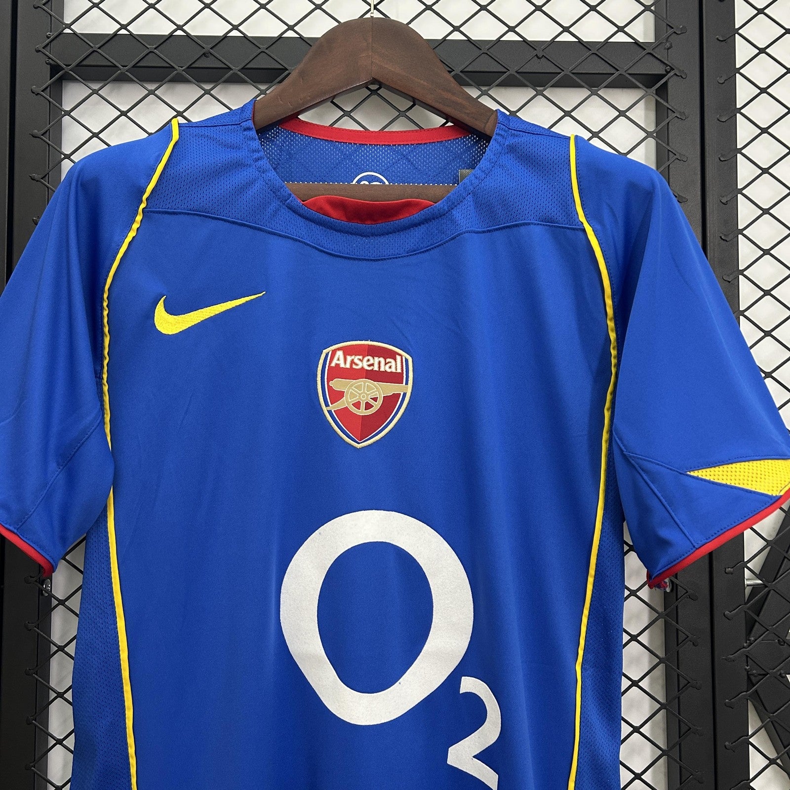 Retro Arsenal 04 05 Away