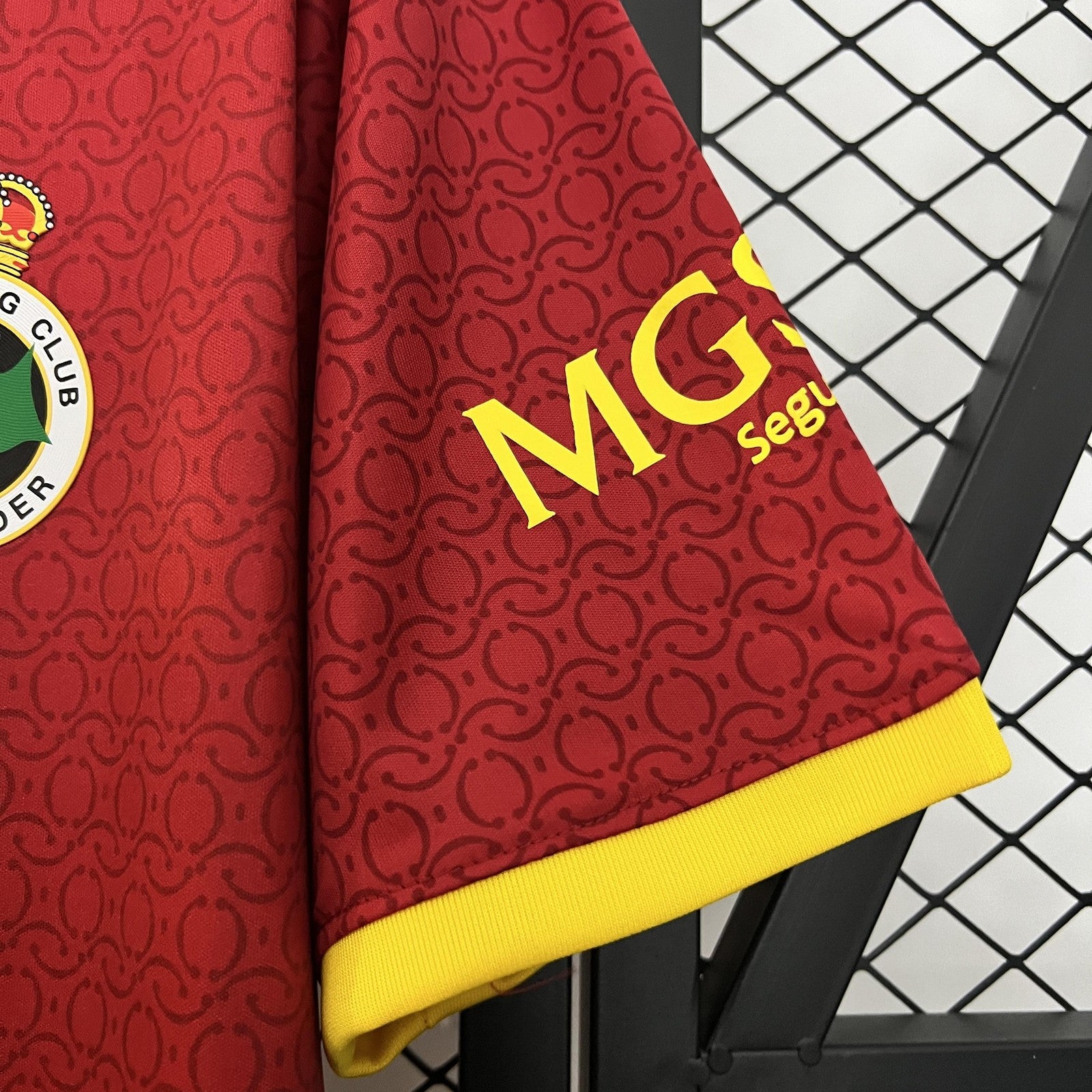 24 25 Santander Away