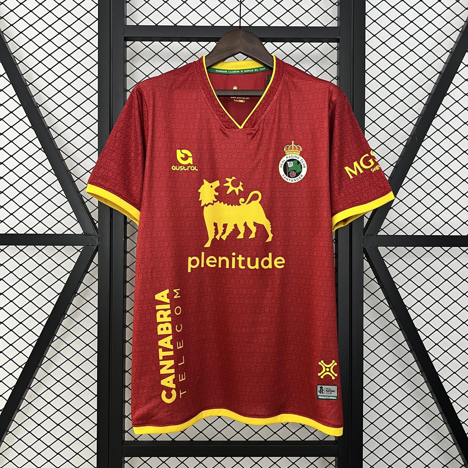 24 25 Santander Away